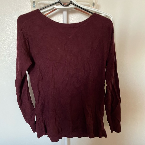 American Eagle- Sweater - Picture 1 of 3
